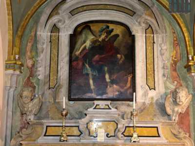 Nella cripta della Cattedrale si trova una tela pressoch� nascosta sull'altarino a sinistra: rappresenta San Michele Arcangelo mentre uccide il Diavolo ed stata dipinta nel 600 da Andrea Vaccaro, famoso pittore napoletano del barocco italiano